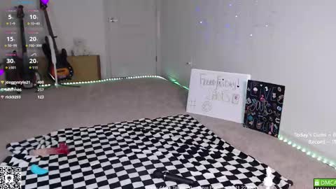 Snapshot of petitebrat chatting on 03/01/25, 01:53 PiperAvery online show from 03/01/25, 01:53