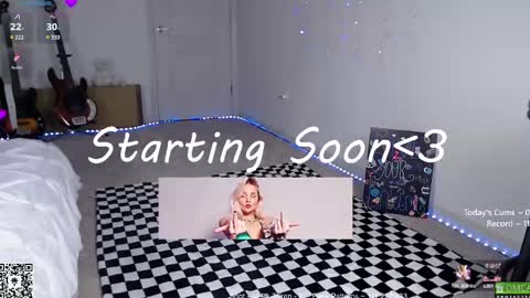 Snapshot of petitebrat chatting on 03/05/25, 06:34 PiperAvery online show from 03/05/25, 06:34