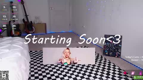 Snapshot of petitebrat chatting on 03/07/25, 08:00 PiperAvery online show from 03/07/25, 08:00
