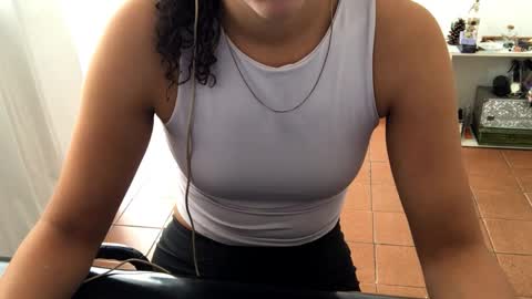 Snapshot of petitecurlybrunette chatting on 04/02/26, 03:31 Mlian online show from 04/02/26, 03:31