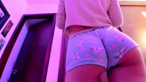 Lunna online show from 03/03/25, 03:52