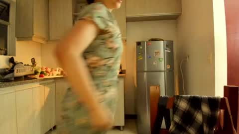 Lunna online show from 04/18/26, 02:15