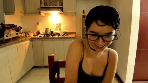 Lunna online show from 04/26/26, 12:19