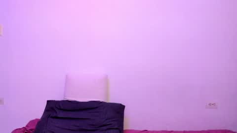 Lunna online show from 07/28/26, 01:56