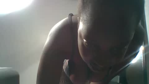 petiteebony6 online show from 04/16/26, 03:13