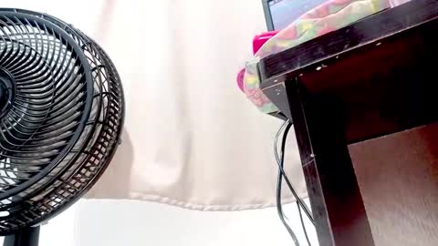 Snapshot of petiteivoryqueen chatting on 11/03/25, 01:19 danna online show from 11/03/25, 01:19