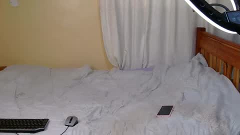 Snapshot of petitekittyy chatting on 04/03/26, 01:31 Kitty online show from 04/03/26, 01:31