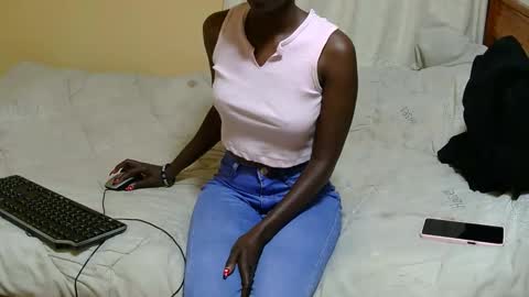 Snapshot of petitekittyy chatting on 04/28/26, 03:39 Kitty online show from 04/28/26, 03:39