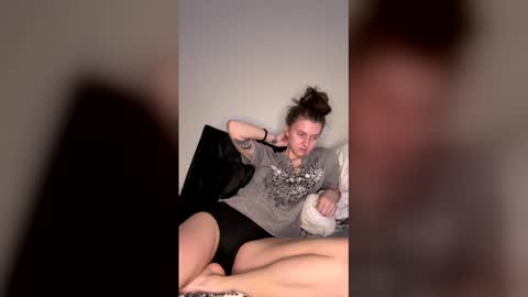 Snapshot of petiteratt chatting on 04/21/26, 01:07 I am very new and dont know what im doing lol online show from 04/21/26, 01:07
