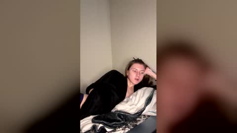 Snapshot of petiteratt chatting on 04/24/26, 10:56 I am very new and dont know what im doing lol online show from 04/24/26, 10:56
