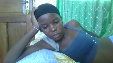 petitesweetchiq online show from 11/26/25, 08:26