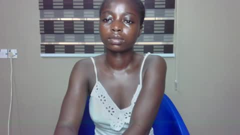 petitexxebony online show from 05/17/26, 02:46