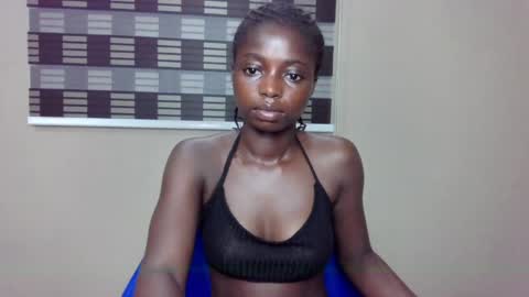 petitexxebony online show from 05/19/26, 01:56