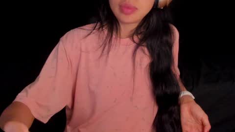 Snapshot of petitgirl_ chatting on 12/15/24, 08:04  J A S S  online show from 12/15/24, 08:04