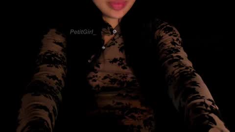 Snapshot of petitgirl_ chatting on 12/18/24, 11:19  J A S S  online show from 12/18/24, 11:19