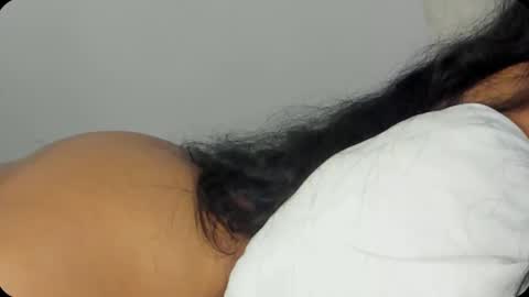 Snapshot of petitgirl_ chatting on 02/15/25, 10:42  J A S S  online show from 02/15/25, 10:42