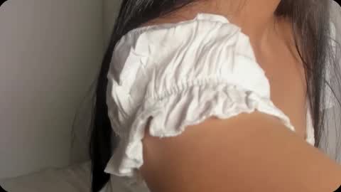 Snapshot of petitgirl_ chatting on 02/27/25, 12:43  J A S S  online show from 02/27/25, 12:43