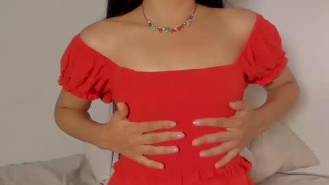 Snapshot of petitgirl_ chatting on 02/27/25, 06:09  J A S S  online show from 02/27/25, 06:09