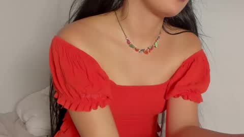 Snapshot of petitgirl_ chatting on 02/27/25, 10:42  J A S S  online show from 02/27/25, 10:42