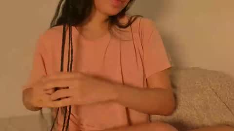 Snapshot of petitgirl_ chatting on 03/10/25, 06:23  J A S S  online show from 03/10/25, 06:23