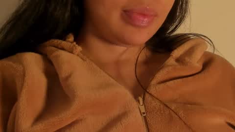 Snapshot of petitgirl_ chatting on 09/27/25, 07:52  J A S S  online show from 09/27/25, 07:52