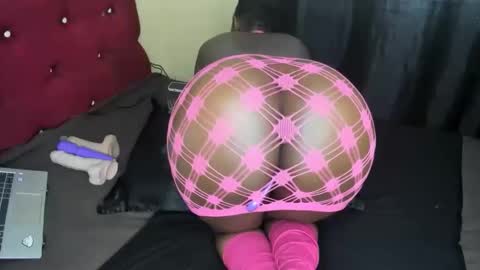 Cayennee online show from 11/01/25, 08:38