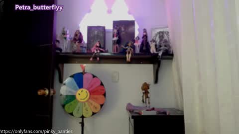 i.. .U can call me Nick ....    Help me to reach 200 thumbs up online show from 03/11/25, 04:10