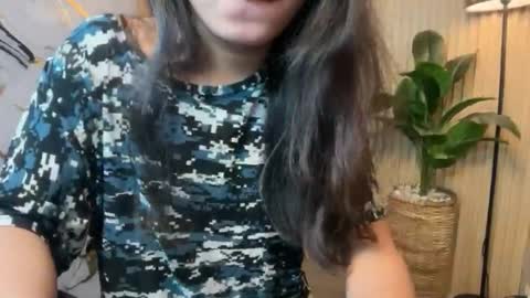 Snapshot of petrova_karla chatting on 06/04/26, 08:59 Ur Sexy Karla online show from 06/04/26, 08:59