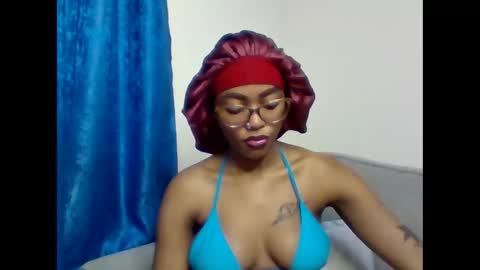 Snapshot of pettite_babe chatting on 02/04/26, 02:50 Arielle online show from 02/04/26, 02:50