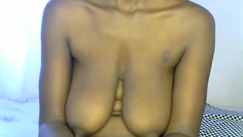 pettite_cora1 online show from 12/16/25, 11:59