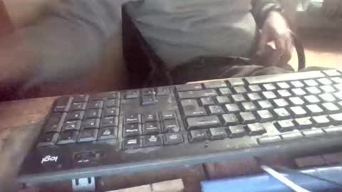 Snapshot of peyo873996 chatting on 04/10/26, 08:13 peyo873996 online show from 04/10/26, 08:13