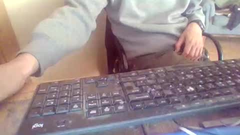 Snapshot of peyo873996 chatting on 04/11/26, 09:24 peyo873996 online show from 04/11/26, 09:24