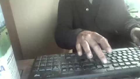 Snapshot of peyo873996 chatting on 04/14/26, 03:45 peyo873996 online show from 04/14/26, 03:45