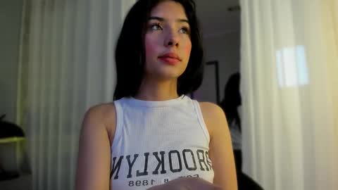 peytonn_monroe online show from 10/27/25, 08:35