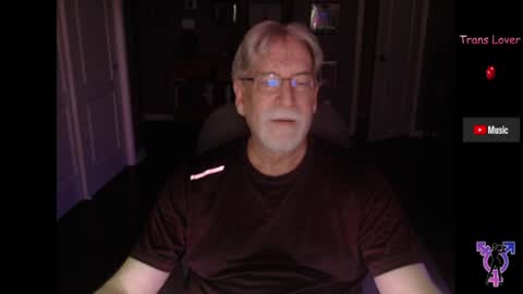 Snapshot of pghk2000 chatting on 06/17/26, 06:27 George online show from 06/17/26, 06:27