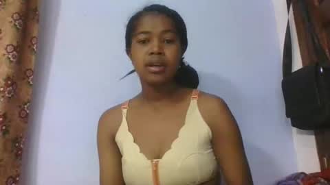 phania185885 online show from 04/11/26, 07:45