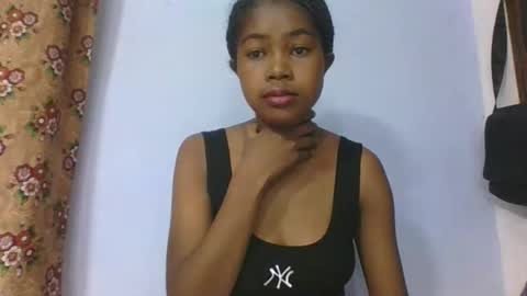 phania185885 online show from 04/13/26, 05:02