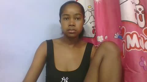 phania185885 online show from 04/19/26, 04:34