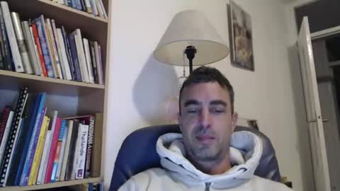 Snapshot of phantasie31 chatting on 11/22/25, 09:25 phantasie31 online show from 11/22/25, 09:25