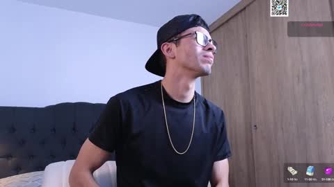 Snapshot of phantom_bigger1 chatting on 01/14/25, 04:08 phantom_bigger1 online show from 01/14/25, 04:08