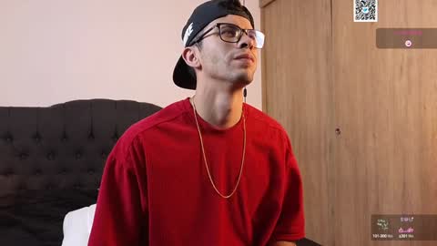 Snapshot of phantom_bigger1 chatting on 01/16/25, 01:36 phantom_bigger1 online show from 01/16/25, 01:36