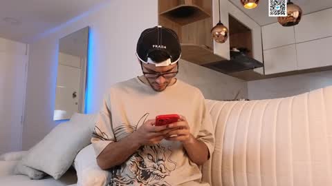 Snapshot of phantom_bigger1 chatting on 02/03/25, 12:25 phantom_bigger1 online show from 02/03/25, 12:25