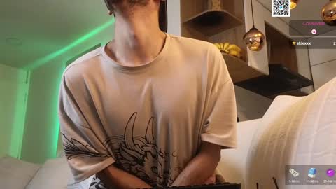 Snapshot of phantom_bigger1 chatting on 02/05/25, 11:23 phantom_bigger1 online show from 02/05/25, 11:23