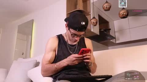 Snapshot of phantom_bigger1 chatting on 02/10/25, 11:15 phantom_bigger1 online show from 02/10/25, 11:15