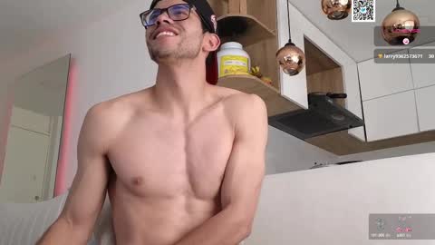 Snapshot of phantom_bigger1 chatting on 02/18/25, 02:38 phantom_bigger1 online show from 02/18/25, 02:38