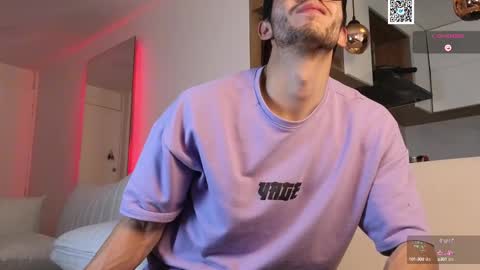 Snapshot of phantom_bigger1 chatting on 02/25/25, 11:41 phantom_bigger1 online show from 02/25/25, 11:41