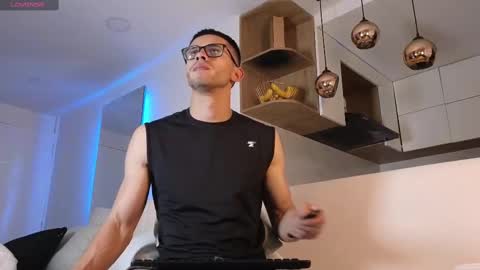 Snapshot of phantom_bigger1 chatting on 03/04/25, 11:51 phantom_bigger1 online show from 03/04/25, 11:51