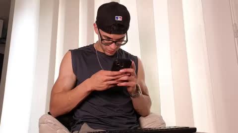 Snapshot of phantom_bigger1 chatting on 09/09/25, 12:37 phantom_bigger1 online show from 09/09/25, 12:37