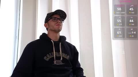 Snapshot of phantom_bigger1 chatting on 09/11/25, 12:38 phantom_bigger1 online show from 09/11/25, 12:38