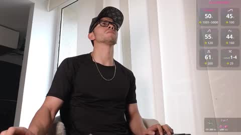 Snapshot of phantom_bigger1 chatting on 09/13/25, 01:44 phantom_bigger1 online show from 09/13/25, 01:44